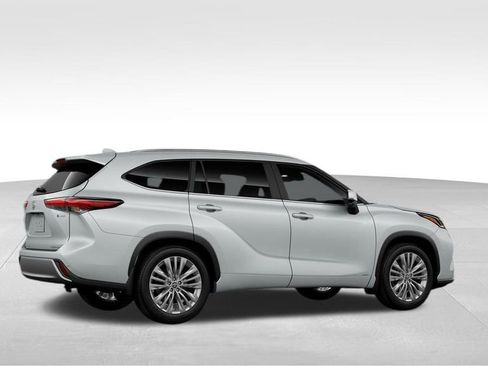 New 2026 Toyota Highlander Platinum image 11