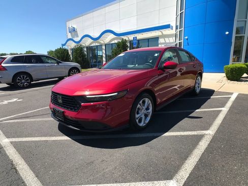Certified 2025 Honda Accord LX image 3