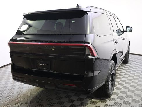New 2026 Lincoln Navigator Reserve AWD/4WD image 6