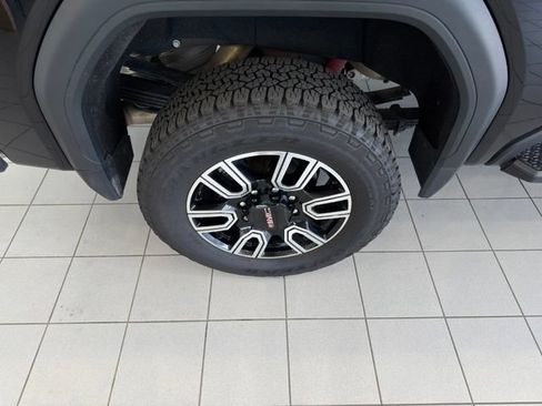 Used 2022 GMC Sierra 3500 AT4 w/ AT4 Preferred Package AWD/4WD image 39