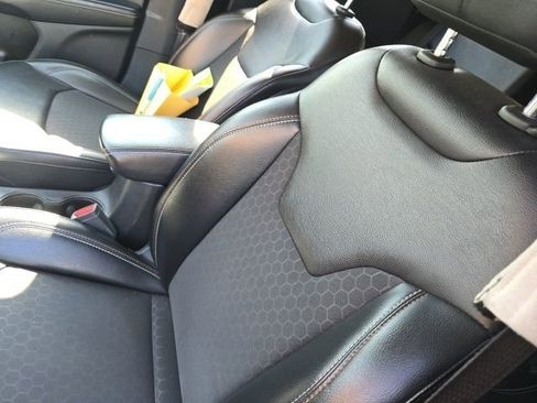 Used 2019 Jeep Compass Latitude AWD/4WD image 12