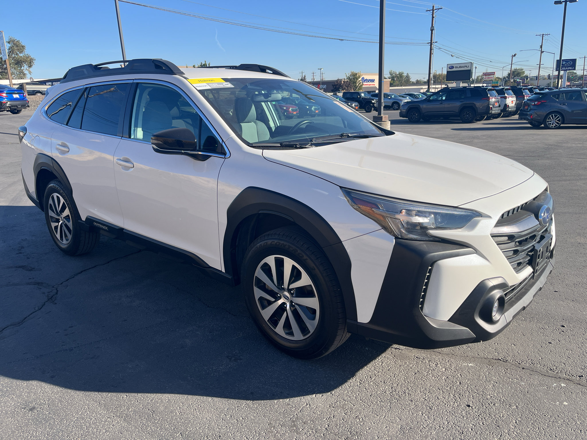 Used 2023 Subaru Outback Premium AWD/4WD image 3