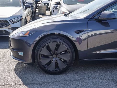 Used 2025 Tesla Model 3 Long Range image 9