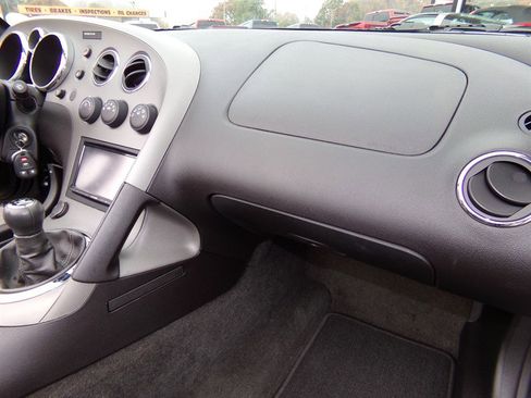 Used 2007 Pontiac Solstice Convertible w/ Premium Package image 45