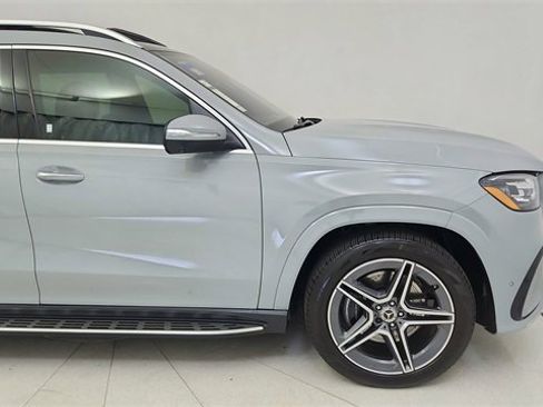 Used 2024 Mercedes-Benz GLS 450 4MATIC image 7