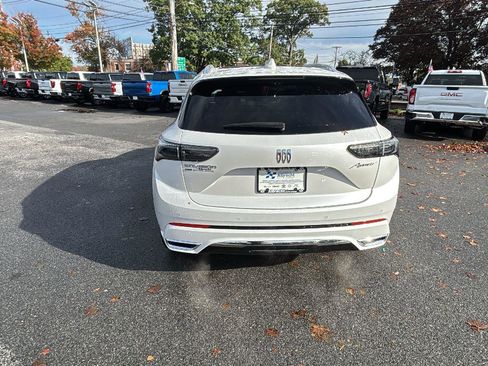 Certified 2025 Buick Envision Avenir image 6