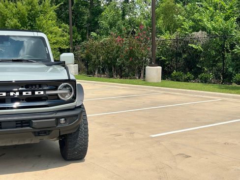Used 2022 Ford Bronco Outer Banks AWD/4WD image 3