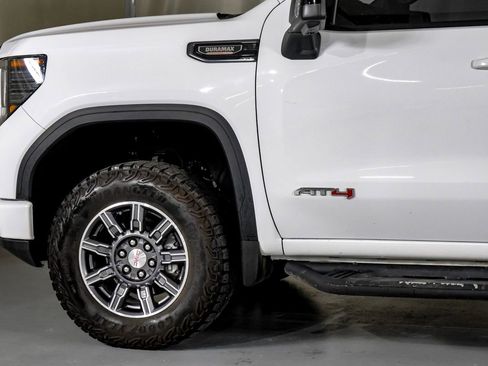 Used 2024 GMC Sierra 1500 AT4 w/ AT4 Premium Package AWD/4WD image 12