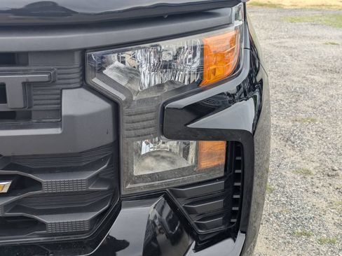 Used 2023 Chevrolet Silverado 1500 Custom AWD/4WD image 9