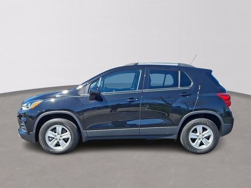 Certified 2022 Chevrolet Trax LT w/ LT Convenience Package image 7