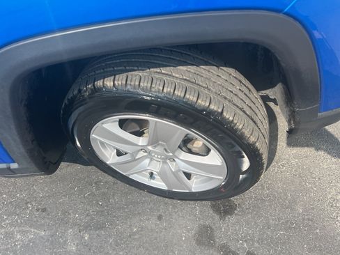 Used 2022 Jeep Compass Latitude image 2