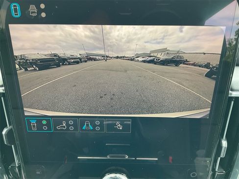 New 2025 GMC Yukon Denali w/ Sun & Power Step Package image 19