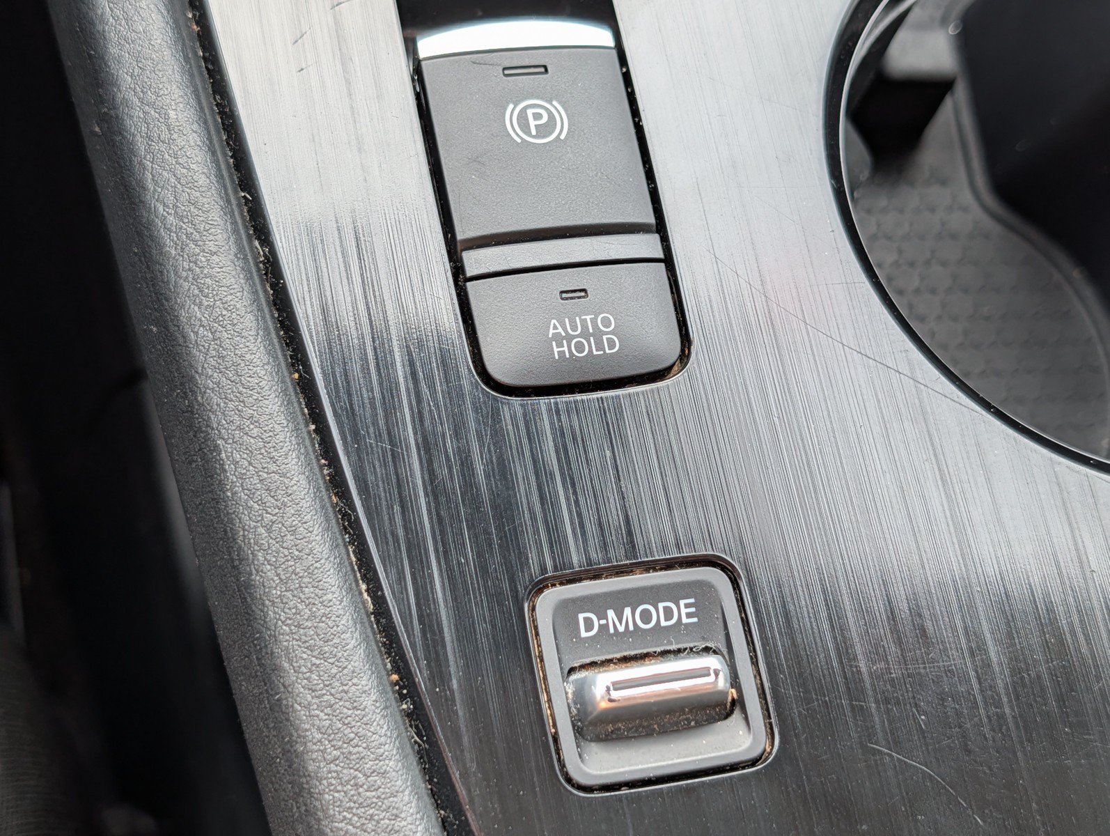 Used 2024 Nissan Rogue S FWD image 27