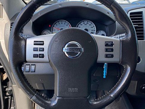 Used 2018 Nissan Frontier PRO-4X image 9