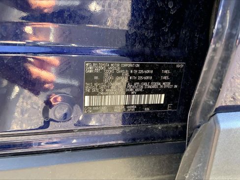 Certified 2021 Toyota RAV4 XLE Premium image 28