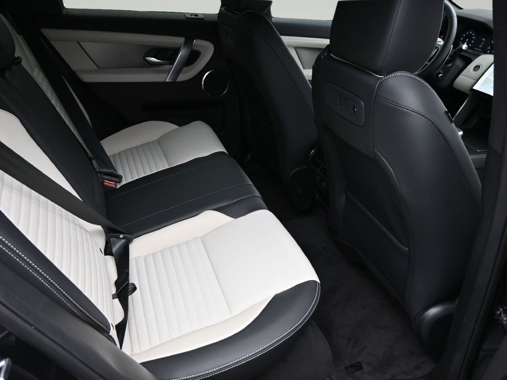 Used 2025 Land Rover Discovery Sport Dynamic SE AWD/4WD image 9