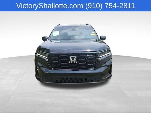 Used 2025 Honda Pilot Black Edition image 3