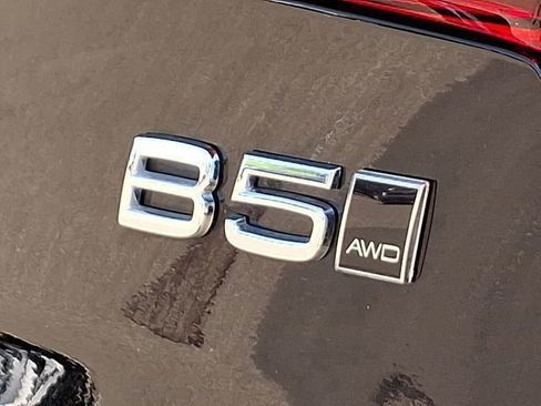 Used 2024 Volvo S60 B5 Plus image 40