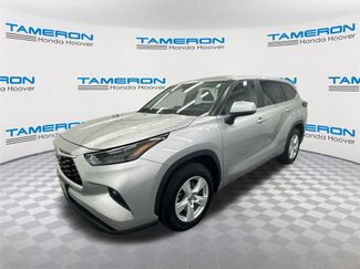 Used 2023 Toyota Highlander LE video 1