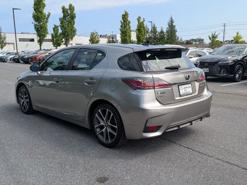 Used 2017 Lexus CT 200h FWD image 5