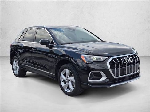Used 2019 Audi Q3 2.0T Premium w/ Convenience Package AWD/4WD image 3
