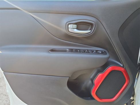 Used 2023 Jeep Renegade Trailhawk w/ Trailhawk Elite Group image 12