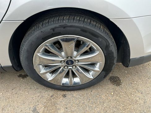 Used 2011 Ford Taurus Limited w/ 301A Rapid Spec Order Code FWD image 26