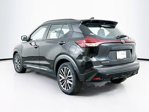 Used 2024 Nissan Kicks SR image 5