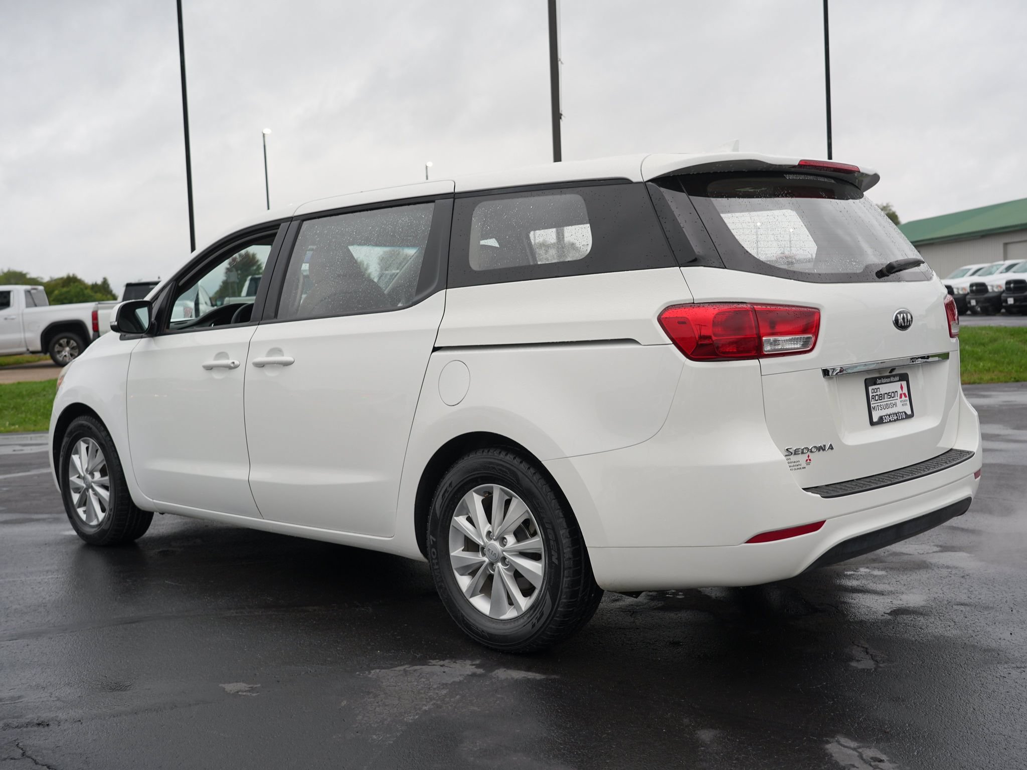 Used 2018 Kia Sedona L FWD image 6