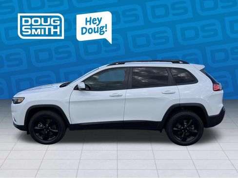Used 2020 Jeep Cherokee Latitude Plus AWD/4WD image 2