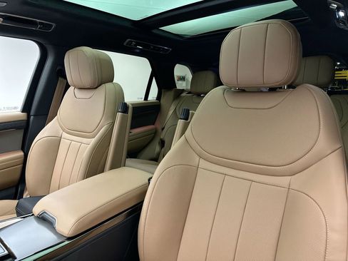 New 2025 Land Rover Range Rover Sport SE AWD/4WD image 9
