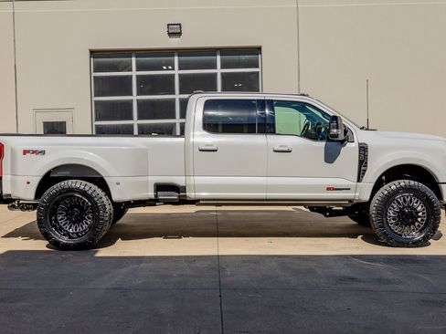 Used 2026 Ford F450 Platinum w/ FX4 Off-Road Package image 11
