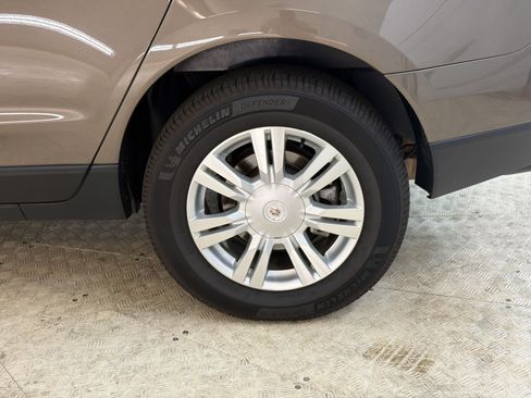 Used 2015 Cadillac SRX Luxury w/ Driver Awareness Package FWD image 11