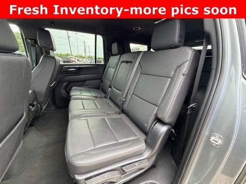 Used 2025 Chevrolet Suburban Z71 image 9