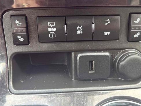 Used 2017 Buick Enclave Leather image 25