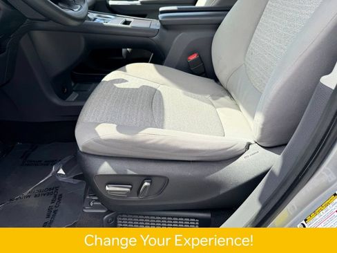 Used 2022 Toyota Sienna LE FWD image 12