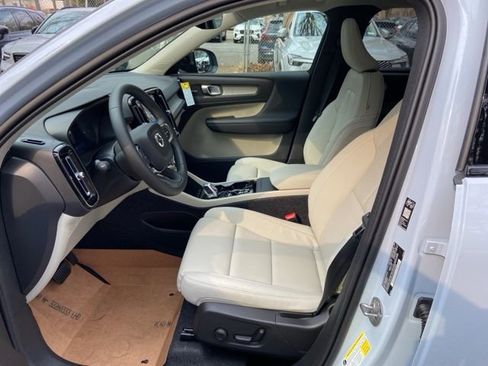 New 2026 Volvo XC40 B5 Ultra w/ Climate Package AWD/4WD image 11