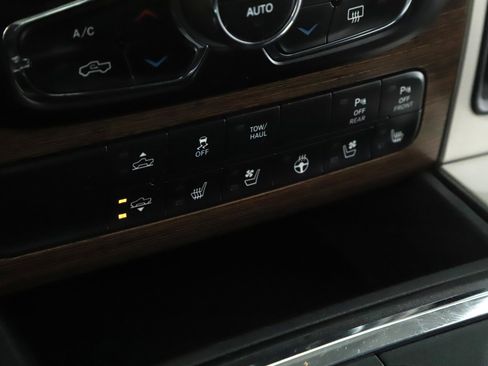 Used 2017 RAM 1500 Laramie w/ Convenience Group image 15