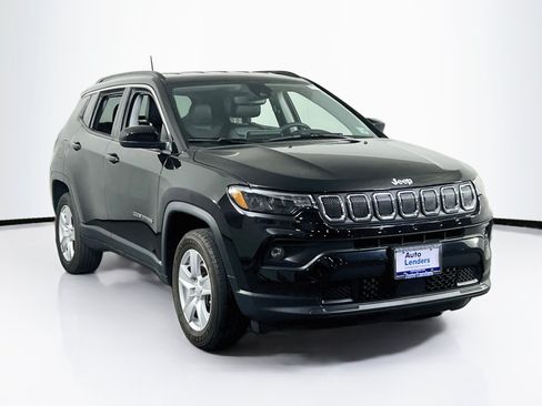 Used 2022 Jeep Compass Latitude AWD/4WD image 3