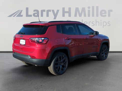 New 2026 Jeep Compass Latitude image 5