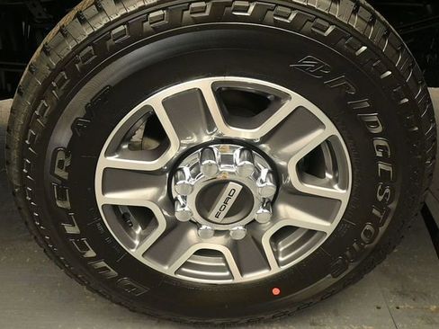 New 2026 Ford F250 Lariat w/ FX4 Off-Road Package image 9