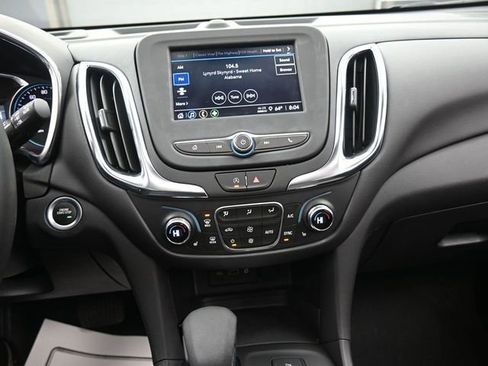 Used 2024 Chevrolet Equinox LT image 10