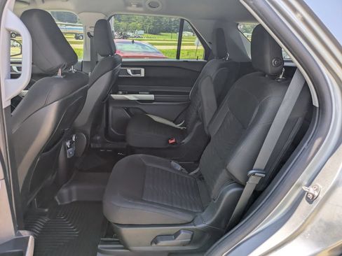 Used 2020 Ford Explorer XLT RWD image 7