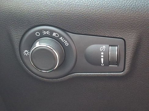 Used 2023 Jeep Compass Sport AWD/4WD image 24
