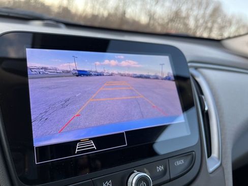 Used 2025 Chevrolet Malibu LT image 15