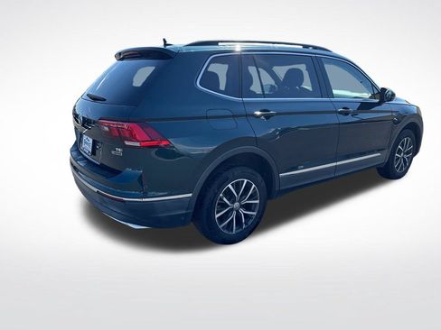 Used 2018 Volkswagen Tiguan SE w/ Panoramic Sunroof Package AWD/4WD image 3