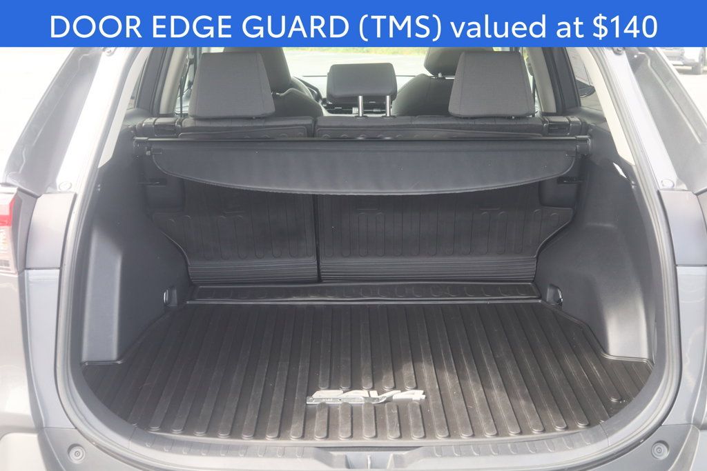 Certified 2021 Toyota RAV4 XLE w/ Convenience Package AWD/4WD image 6
