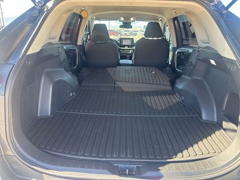Used 2020 Toyota RAV4 LE image 5