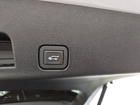 New 2026 Chevrolet Traverse LT image 13