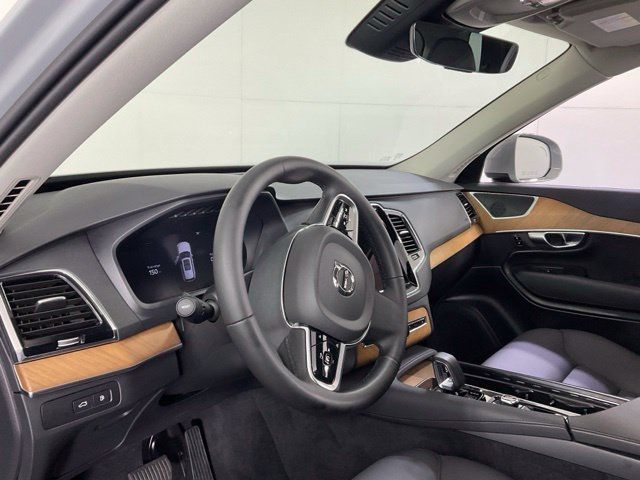 Certified 2025 Volvo XC90 T8 Plus AWD/4WD image 23